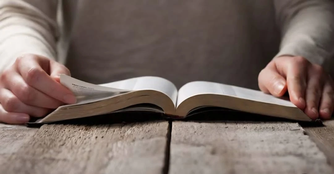image about القراءة غذاء للعقل والروح: كيف تطور نفسك من خلالها