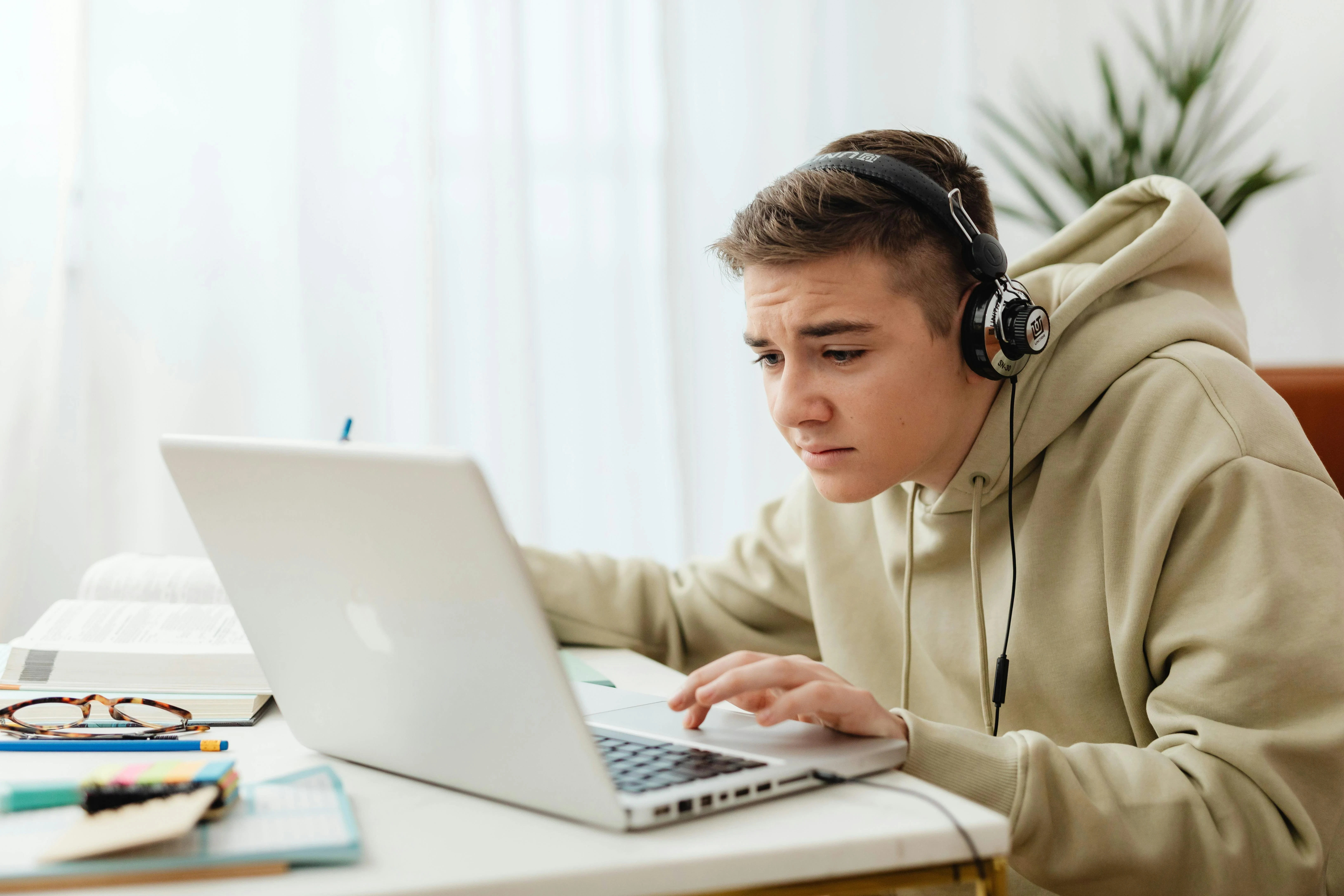 image about كيف تجني المال من بيع الدورات الإلكترونية