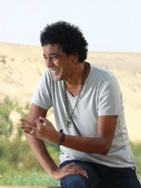 image about المغني الملقب ب
