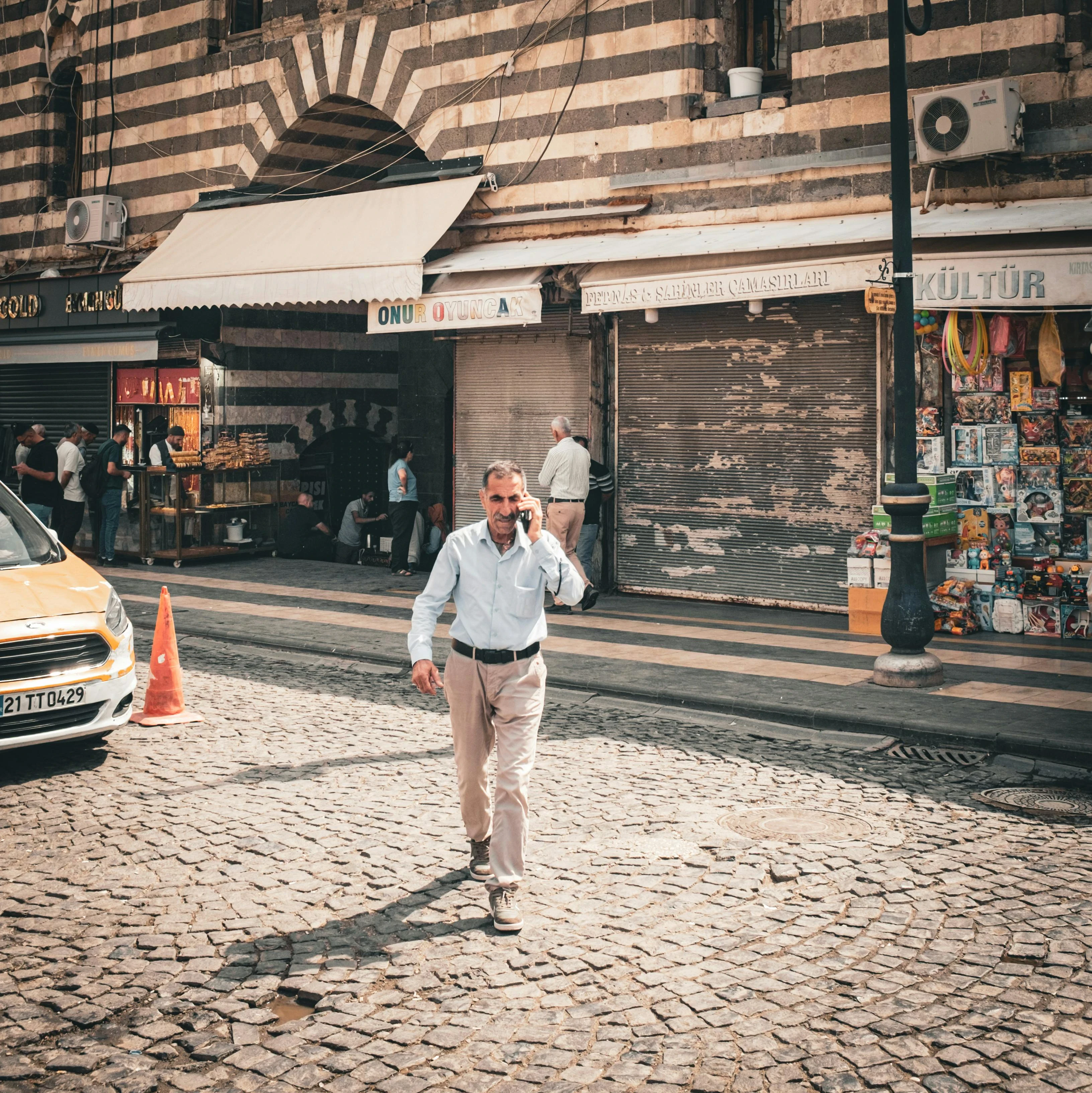image about المحمول والانترنت وحايتنا اليوميه هلى التكنولوجيا نعمه نعمه او نقمه؟