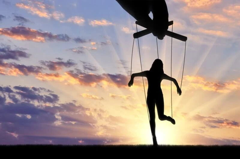 image about الابن البالغ المتلاعب: الخصائص النفسية