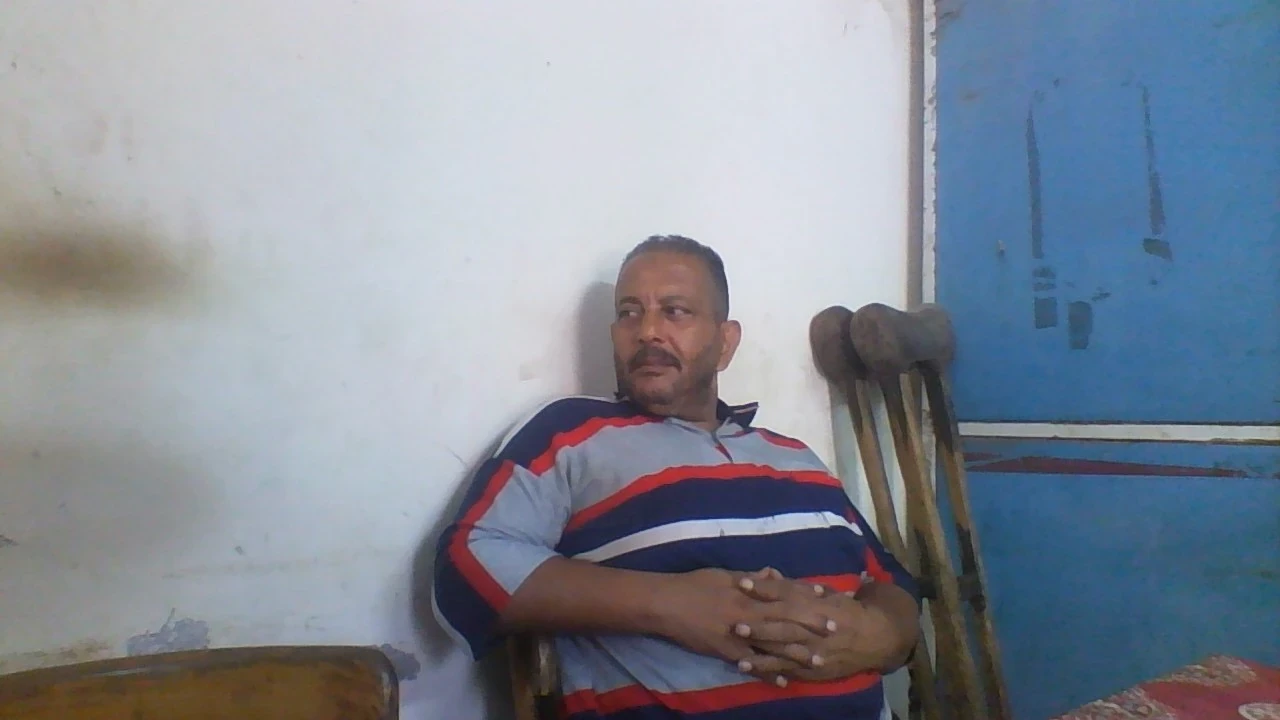 image about شاب الفقير: حكاية صبر وصراع مع الحياة