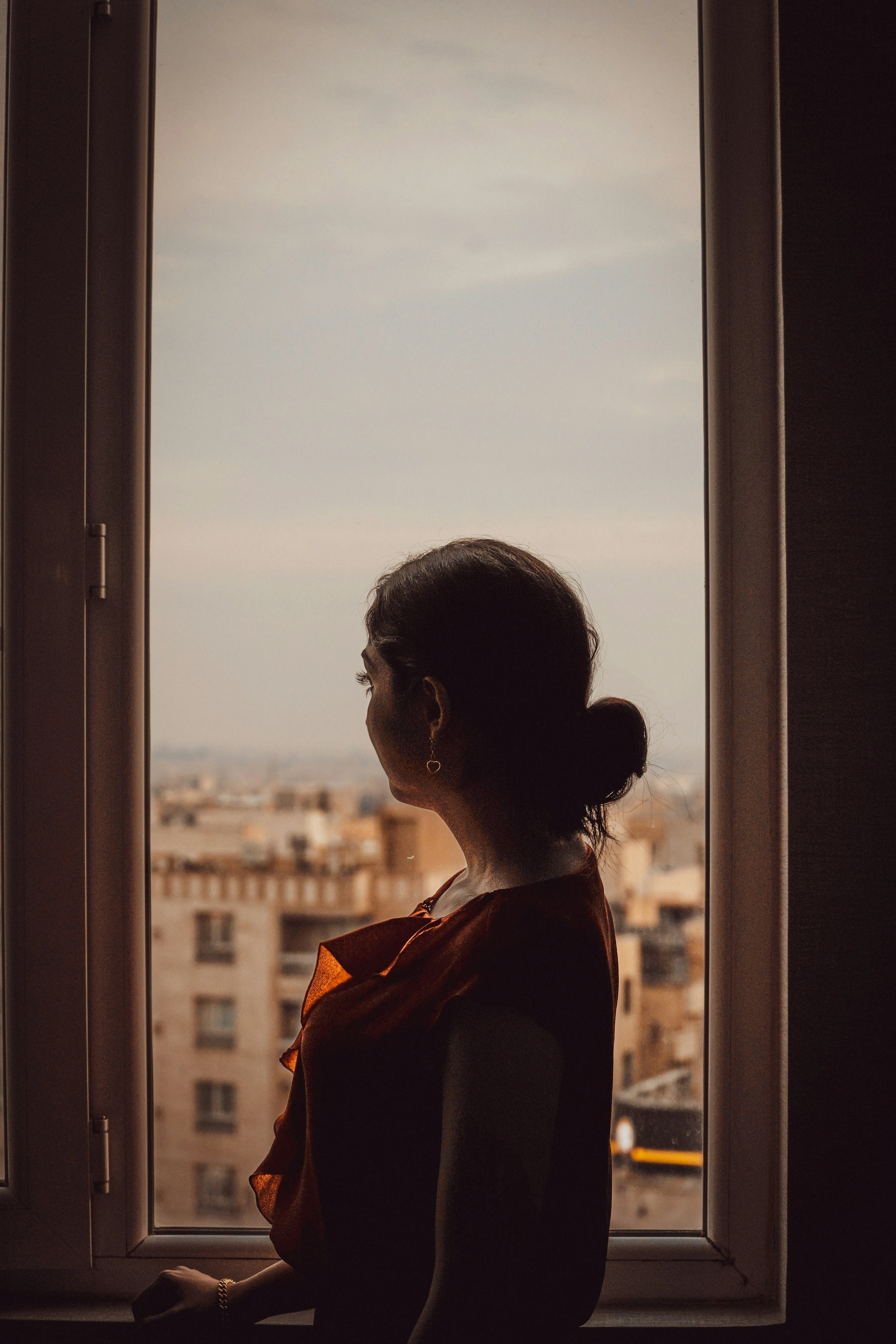 image about لماذا نصر على التفكير في أننا لا نستحق الخير الذي يحدث لنا ؟