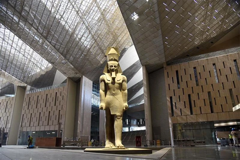 image about 🏛️ المتحف المصري الكبير وعودة مصر إلى صدارة السياحة العالمية في 2025