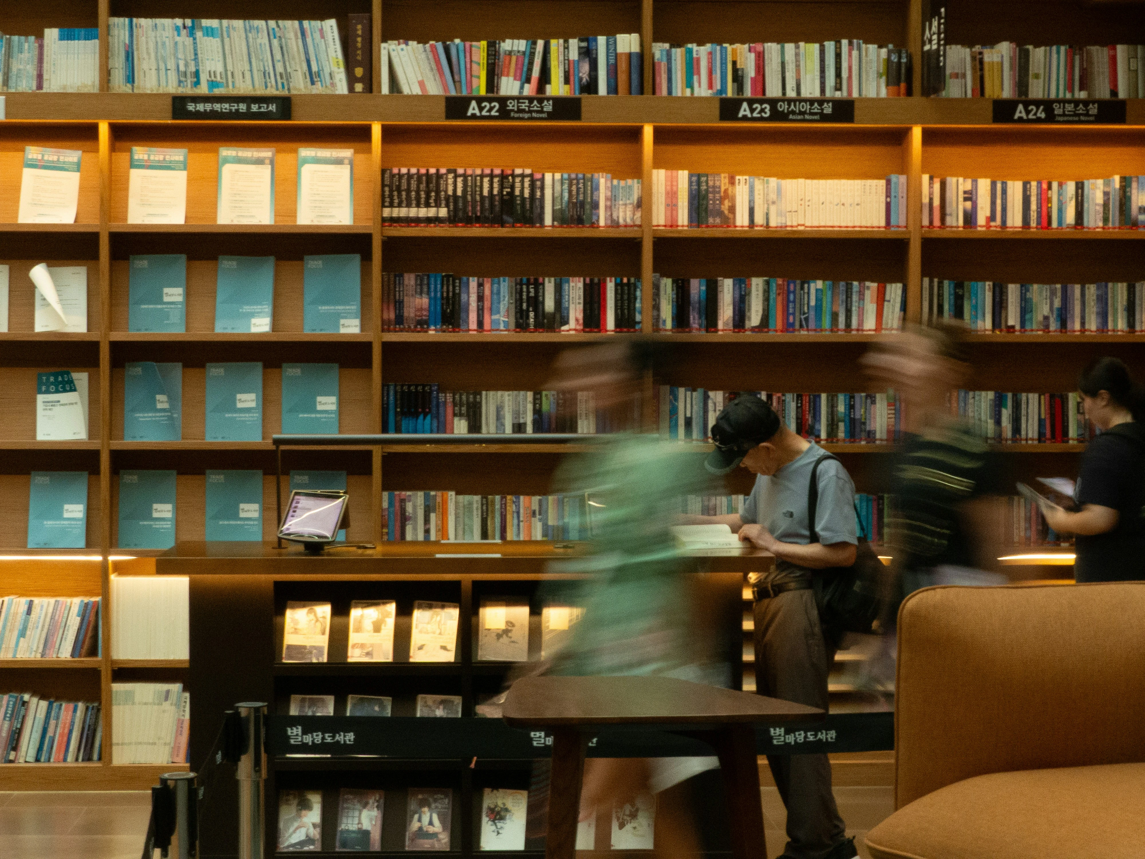 image about أخصائي المكتبة: البوصلة التي تقود الطلاب إلى بحر المعلومات