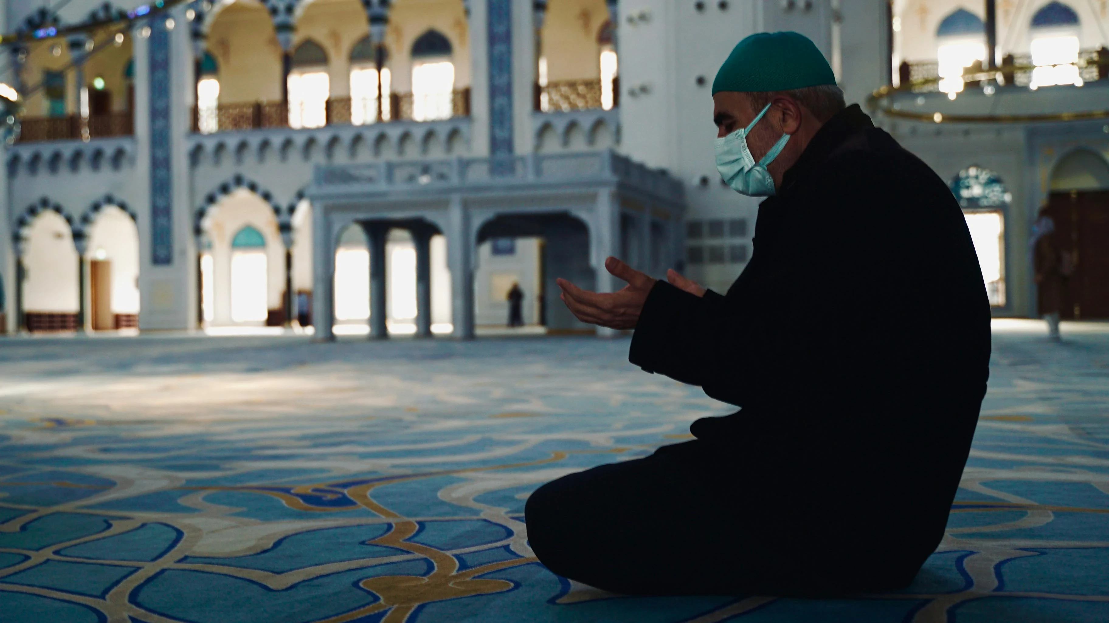 image about انما يبتليك الله ليطهّرك لا ليعذّبك ... حين يكون الألم طريقًا إلى النور