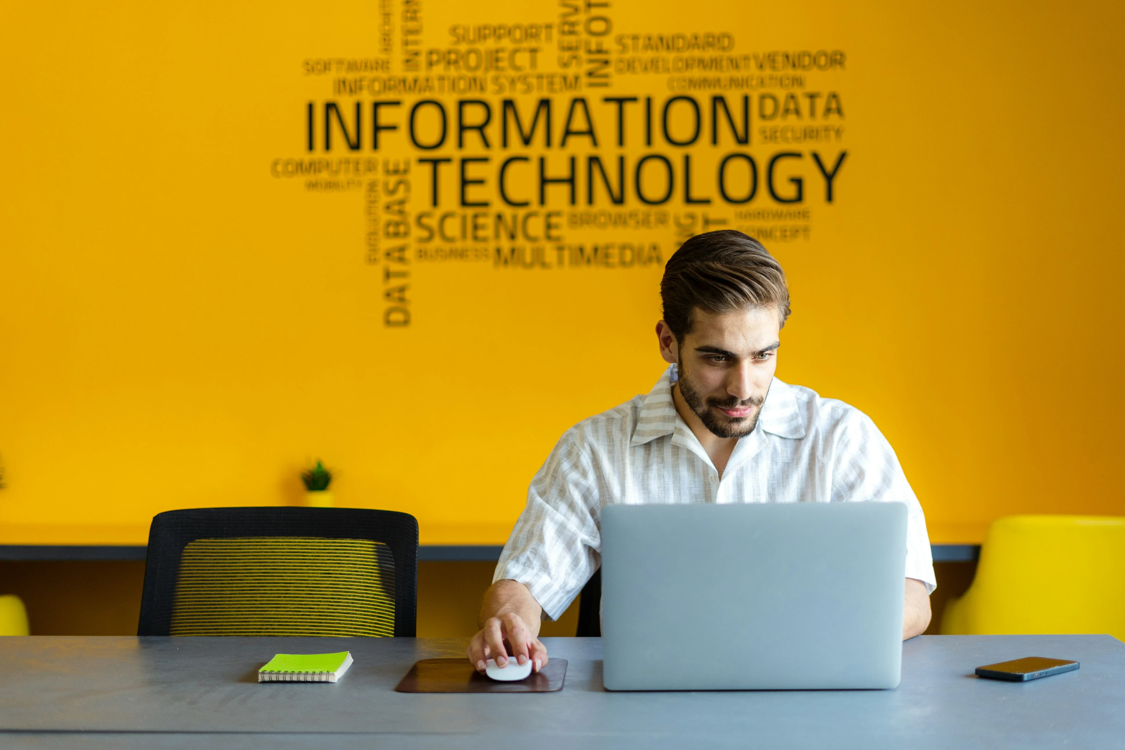 image about تحوّل الاختصاص: دور إنترنت الأشياء في إعادة تعريف مهام ومستقبل أخصائي المعلومات