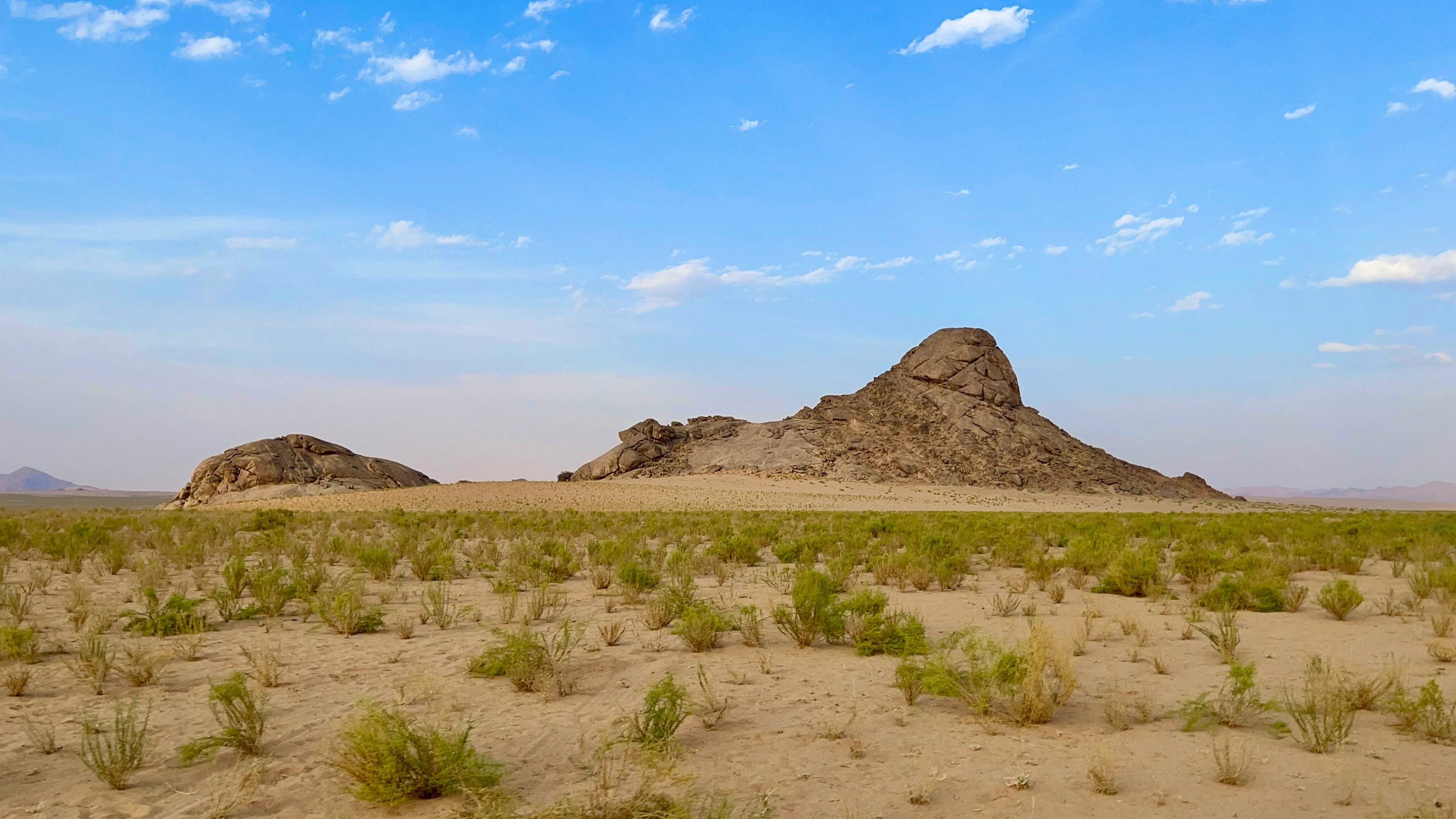 image about أبرز 100 وجهة سياحية في المملكة: تصنيف نقدي للمواقع التاريخية، الطبيعية، والترفيهية التي تعيد تعريف السياحة السعودية