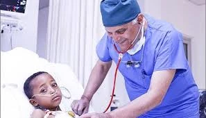 image about مجدي يعقوب.. جراح القلوب الذي وهب عمره لإنقاذ الإنسانية