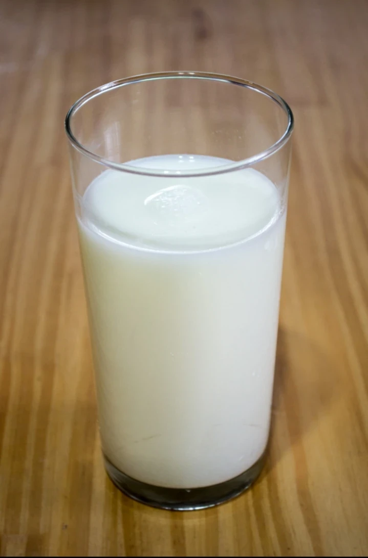 image about 🥛 اللبن: غذاء الطبيعة الكامل وسر الصحة المتجددة