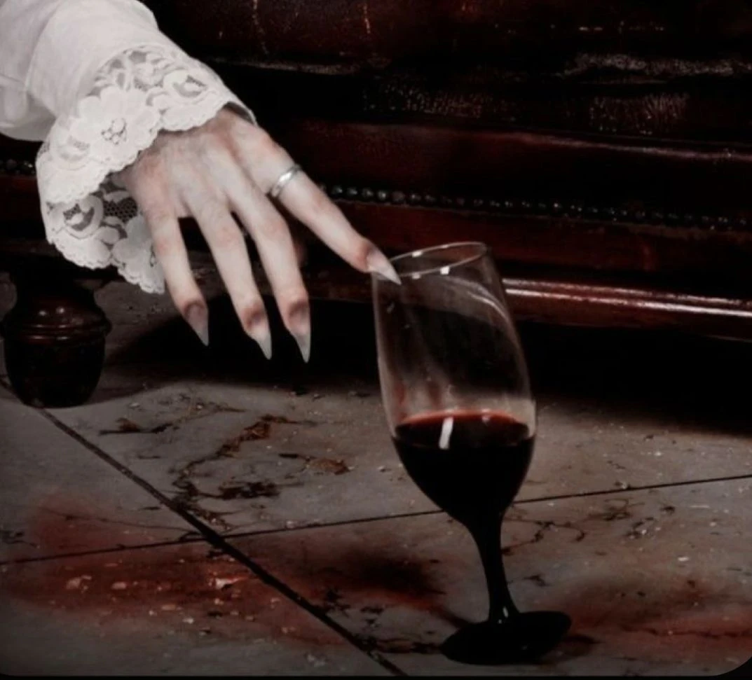 image about وقعت في حب مصاص دماء