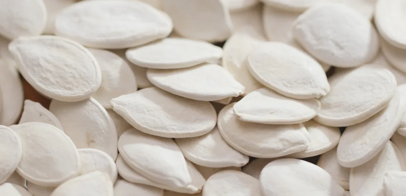 image about منافع اللب الأبيض الصحية والغذائية: 8 أسباب تجعله وجبة مثالية لسلامة القلب والمناعة