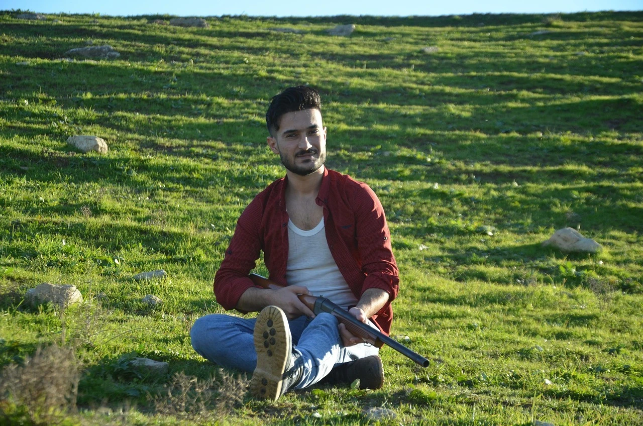 image about ظلّ الكرامة: حكاية شاب فقير تحدّى الفقر ووجد نفسه