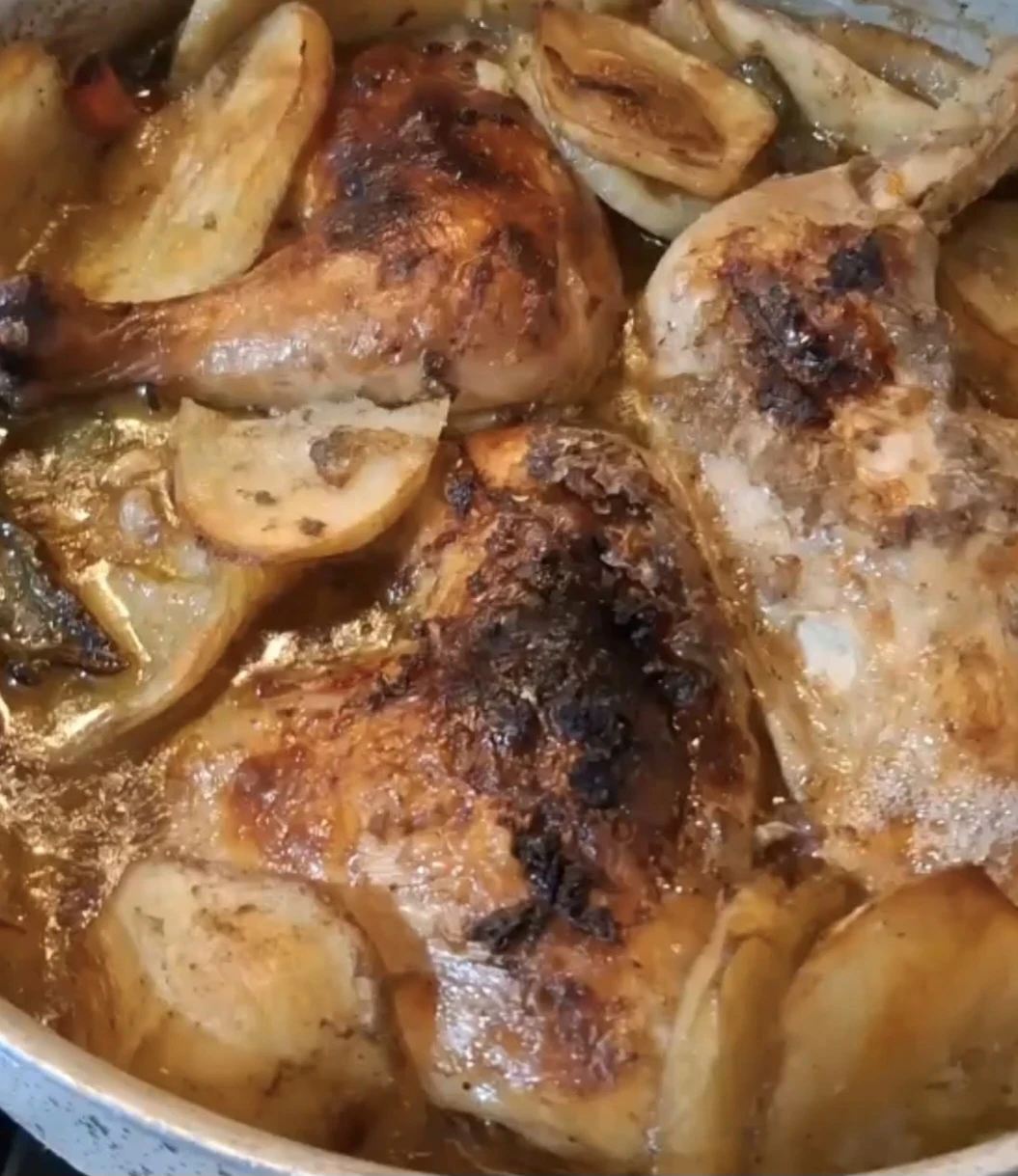 image about طريقة عمل صينية البطاطس بالفراخ في الفرن — أحلى أكلة بيتي سهلة واقتصادية