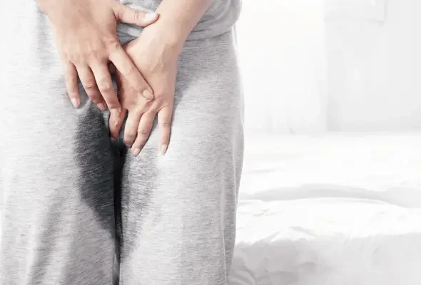 image about ما هو الحكم الشرعي إذا نزلت قطرة بول بعد الوضوء للصلاة؟ 