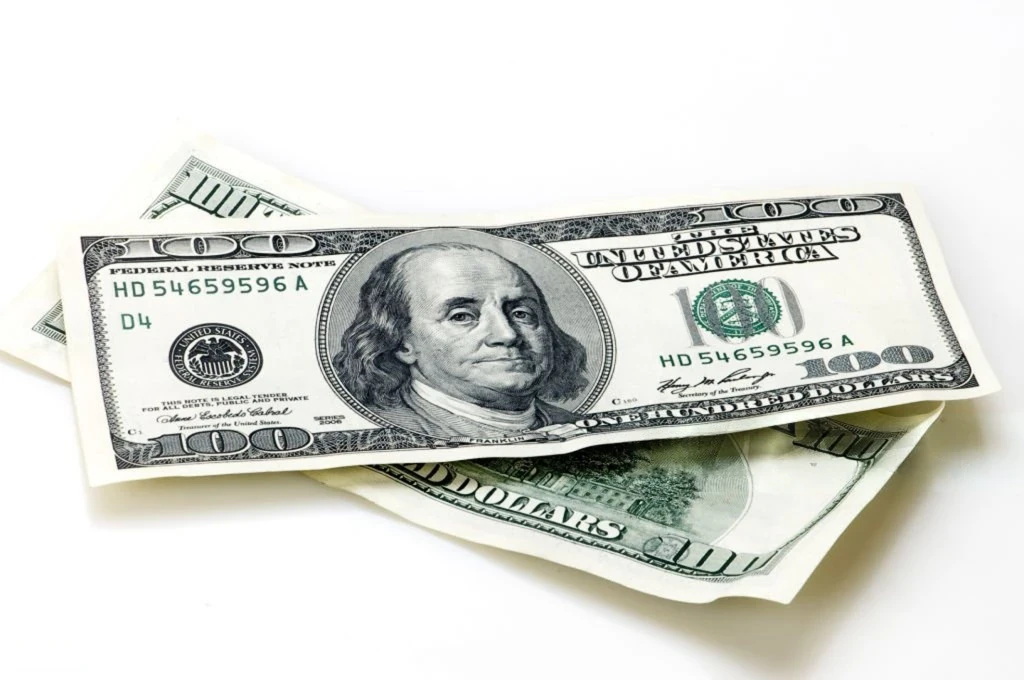 image about تحذير دولي: الدولار الأميركي على حافة السقوط الضخم!