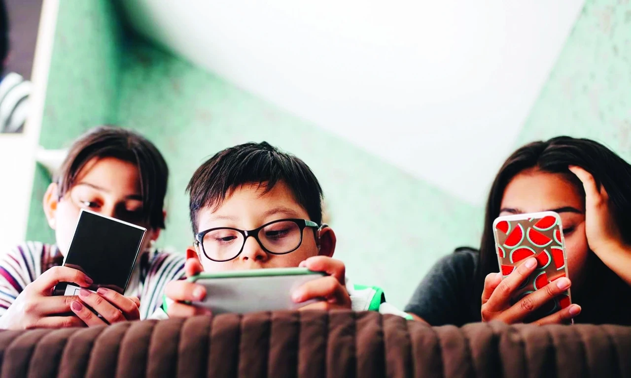 image about كيف تحمي أطفالك من إدمان الهواتف الذكية