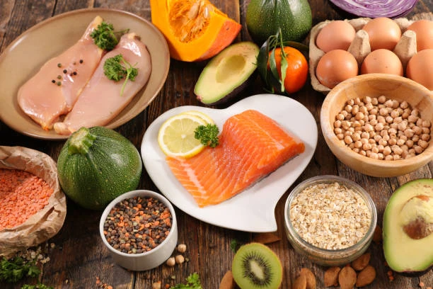 image about  خمس أطعمة بسيطة تغيّر حياتك اليومية نحو صحة أفضل ونشاط دائم