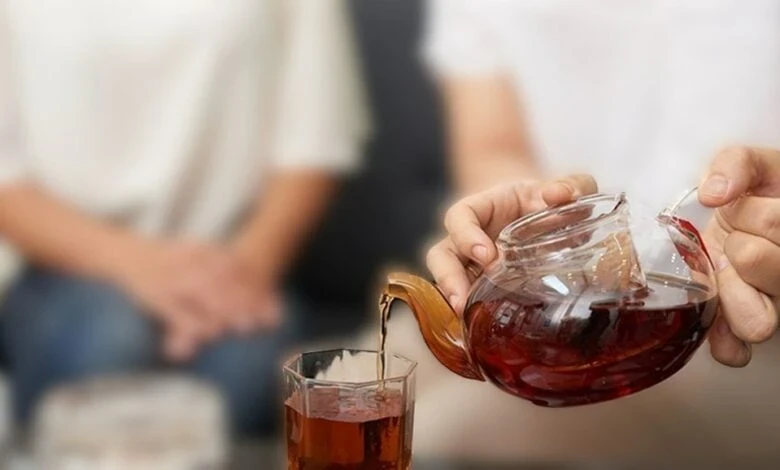 image about تعرّف على مكاسب الشاي الداكن للإنسان ومضارّ الإفراط في استهلاكه