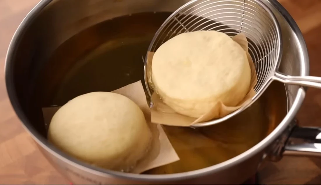 image about دليل شامل لعمل الدونتس المحشية مع أفضل أفكار الحشوات (كاسترد – شوكولاتة – لوتس)