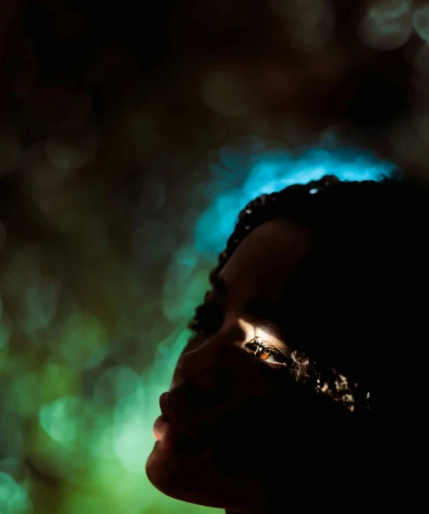 image about  امراة اجنبية تخطف زوج صديقتها