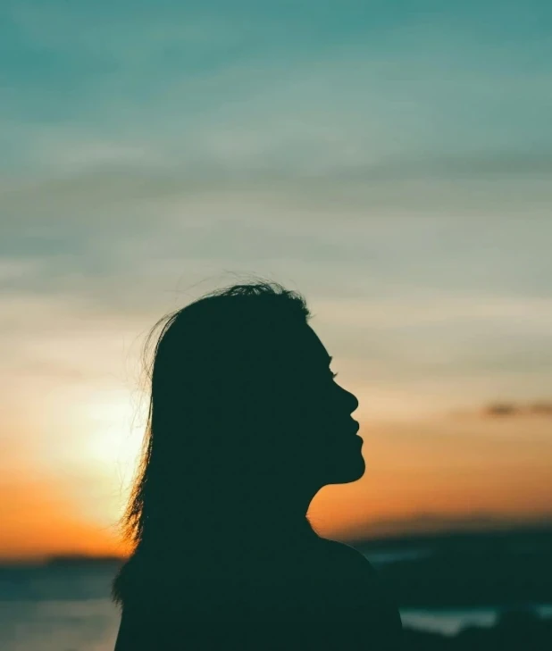 image about  امراة اجنبية تخطف زوج صديقتها