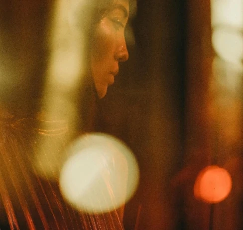 image about  امراة اجنبية تخطف زوج صديقتها