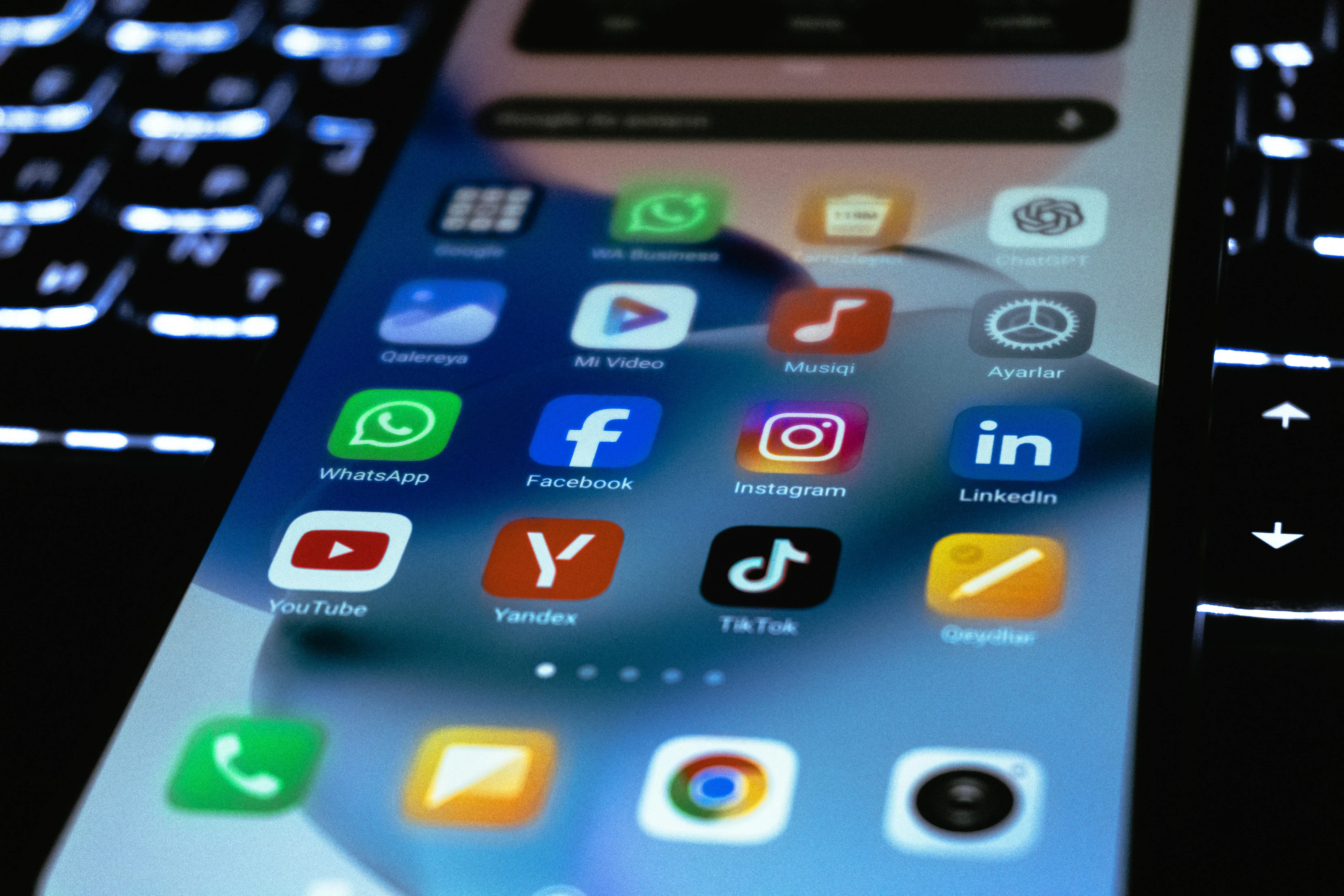 image about أفضل طرق الربح من الإنترنت للشباب في 2025: كورس كامل متكامل للدخول إلى عالم الربح الرقمي