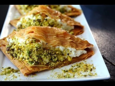 image about 🥠 طرق عمل الجلاش مثل المحلات — وصفة كاملة ومضمونة خطوة بخطوة