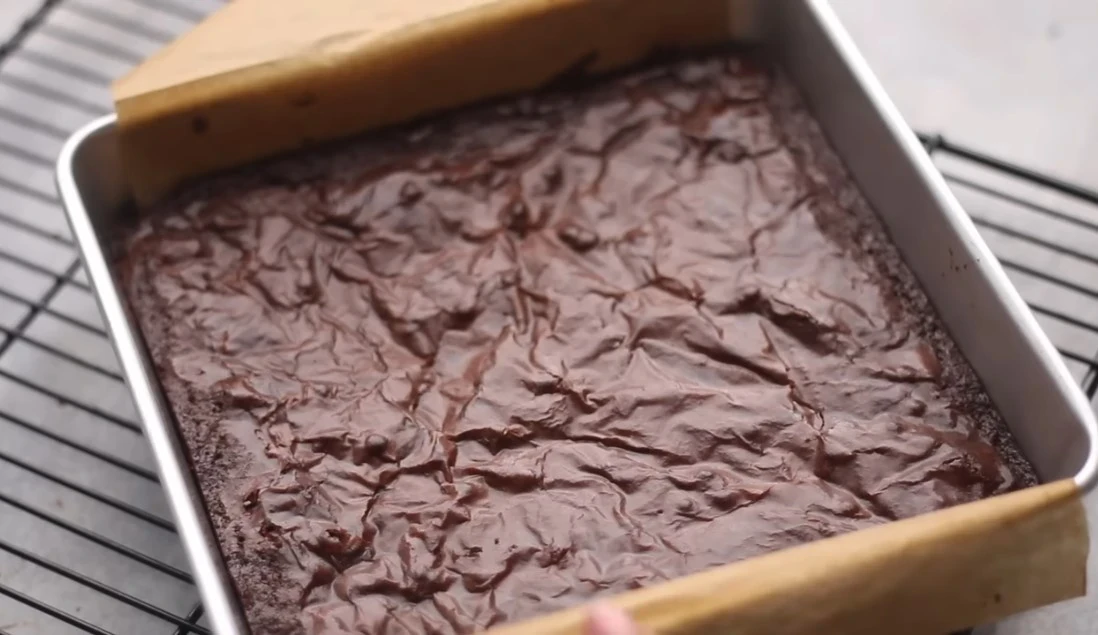 image about وصفة براونيز شوكولاتة سهلة وسريعة | تعلمي طريقة عمل البراونيز الطرية والقوية في النكهة بنتيجة مضمونة 100%