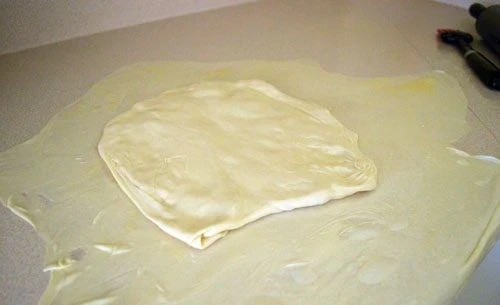 image about 🥧 سر الفطير المشلتت المصري: طريقة التحضير خطوة بخطوة وأسرار نجاحه في المنزل