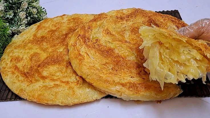 image about 🥧 سر الفطير المشلتت المصري: طريقة التحضير خطوة بخطوة وأسرار نجاحه في المنزل