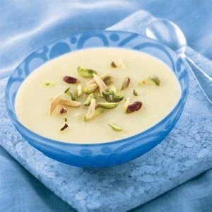 image about 🥣 طريقة عمل المهلبية المصرية اللذيذة – دليلك لتحضير الحلو الشعبي بسهولة 