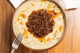 image about 🍲🌾 طريقة عمل الجريش النجدي — نكهة تراثية أصيلة بطابع سعودي مميز