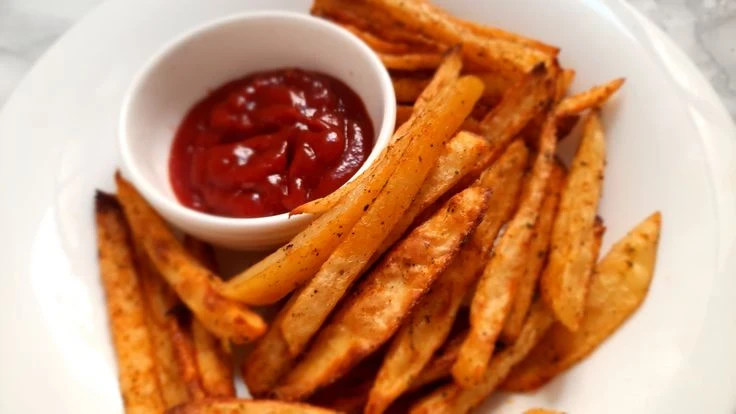 image about 🍟 طريقة عمل البطاطس الفرايز المقرمشة في البيت بسهولة وأسرار المطاعم