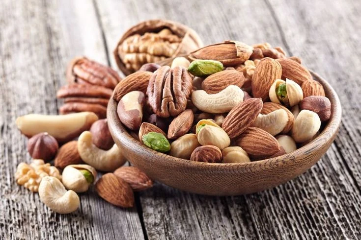 image about 🥜 فوائد المكسرات للكبار والأطفال: الكنز الغذائي الذي لا غنى عنه للصحة اليومية
