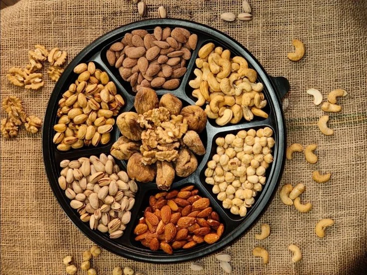 image about 🥜 فوائد المكسرات للكبار والأطفال: الكنز الغذائي الذي لا غنى عنه للصحة اليومية