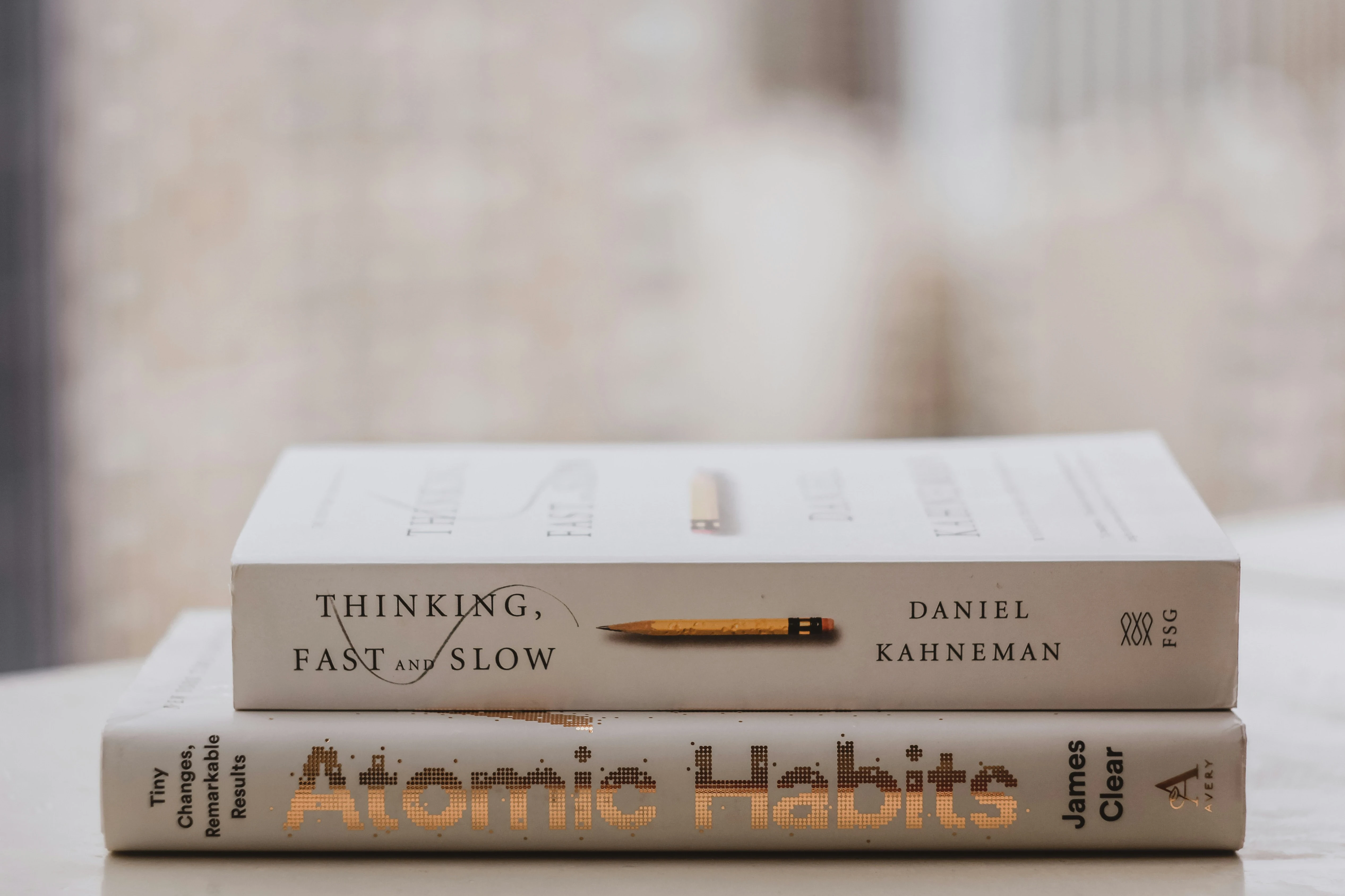 image about 5 كتب تحفيزية غيرت حياة الملايين في الصحة النفسية _ابدأ بها اليوم