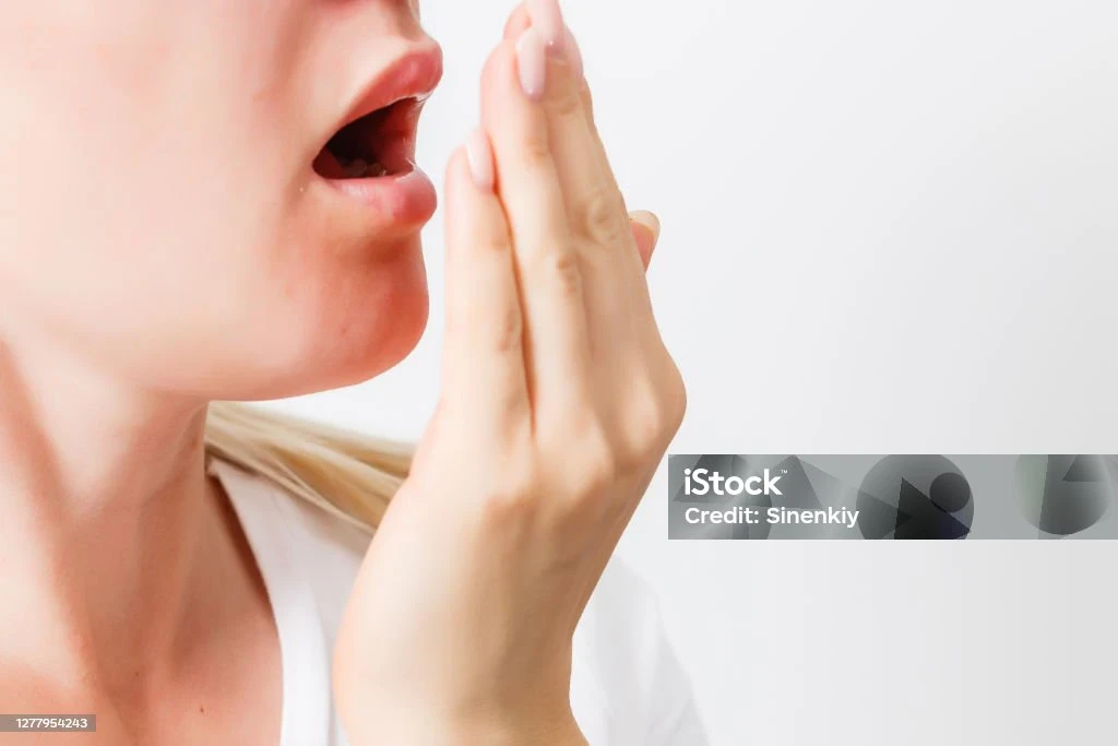 image about أسباب رائحة الفم الكريهه وطرق العلاج الجذري