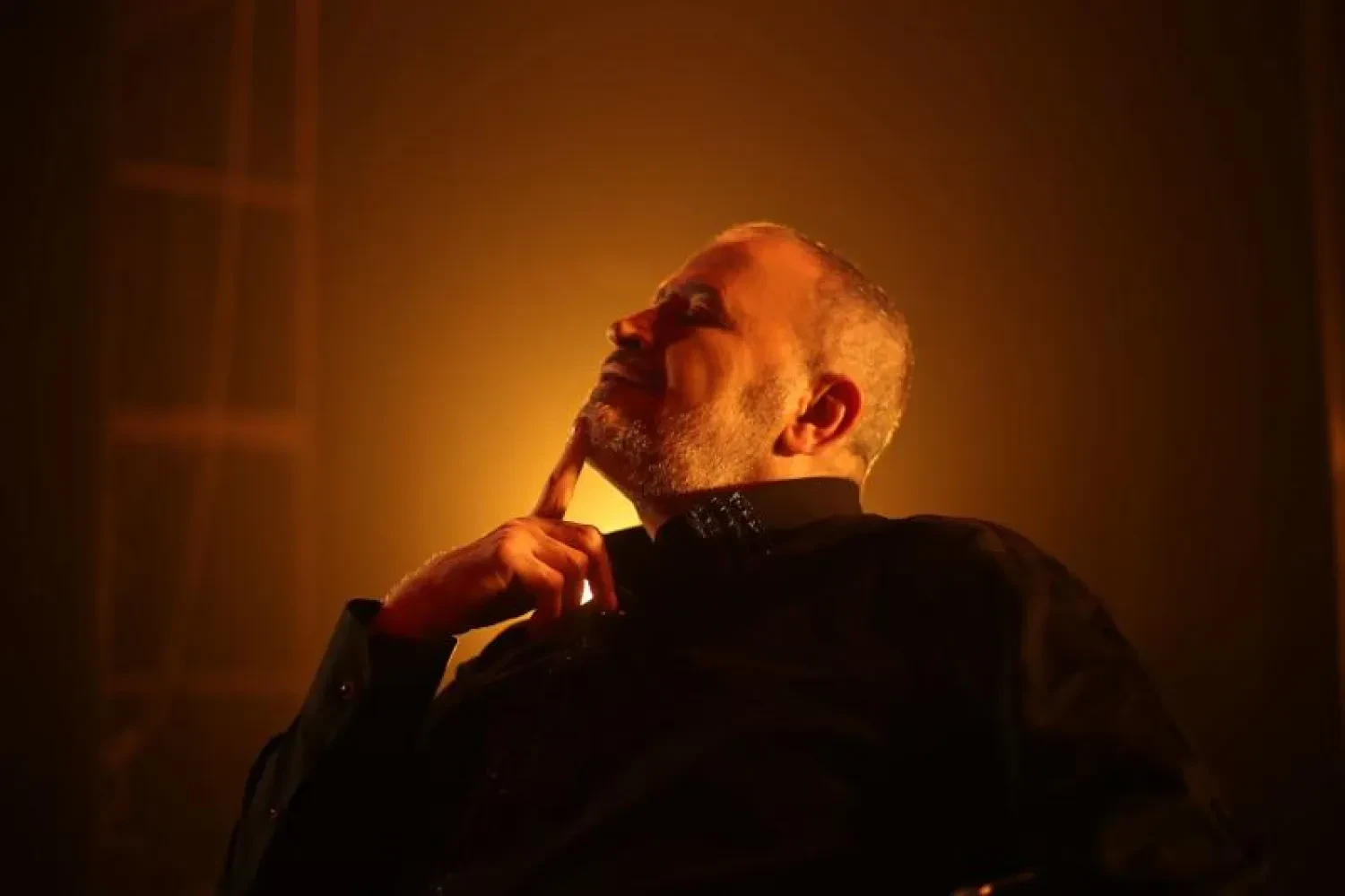 image about بيتكلم عليا، كلمات