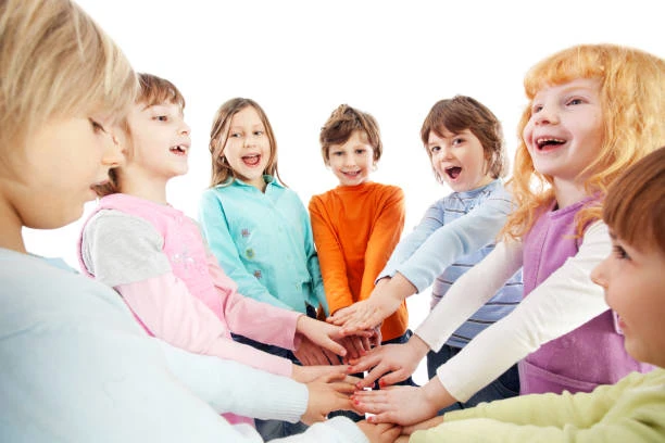 image about حين يتقاسم الأخوة المال ويتقاسمه الأبناء وجعًا : صراع الميراث وانكسارات الجيل القادم.