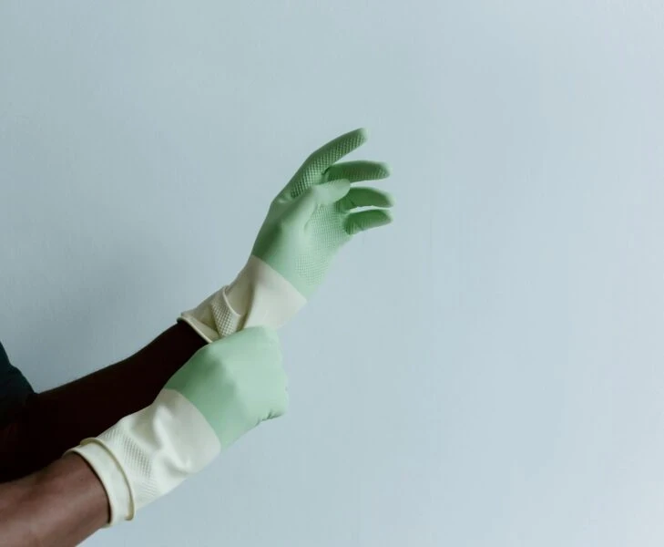 image about التنظيف يضر الرئتين ، لكن المواد الكيميائية تؤثر على النساء أكثر من الرجال