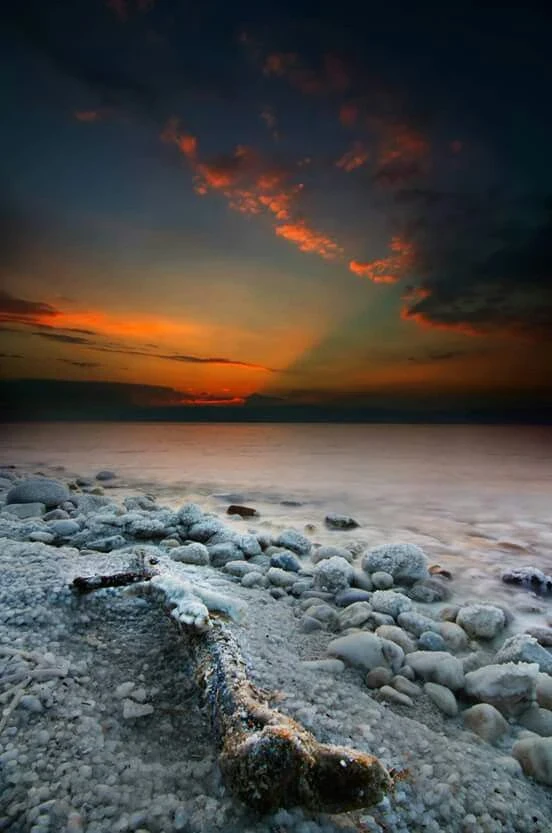 image about ⚡ حين بكى الحجر من خشية الله.. قصة تهز القلوب وتوقظ الغافلين