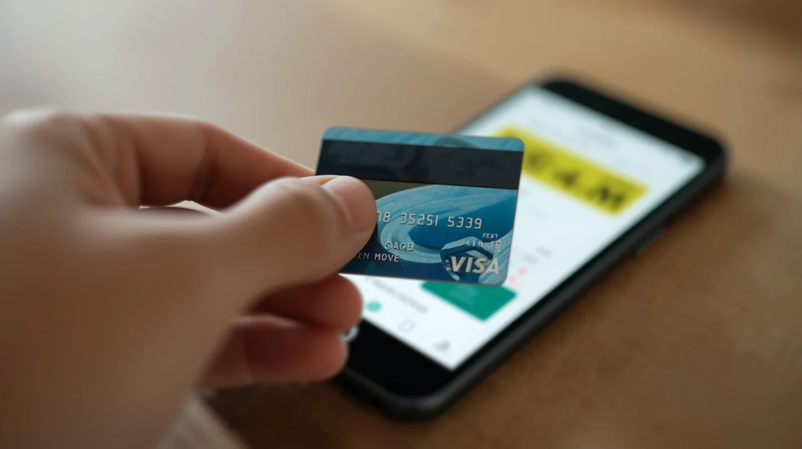 image about اقتصاد اللامرئي: كيف تخسر المال يوميًا دون أن تشعر؟