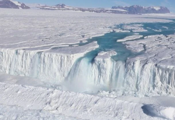 image about ماذا تخفي القاره المتجمدة ؟