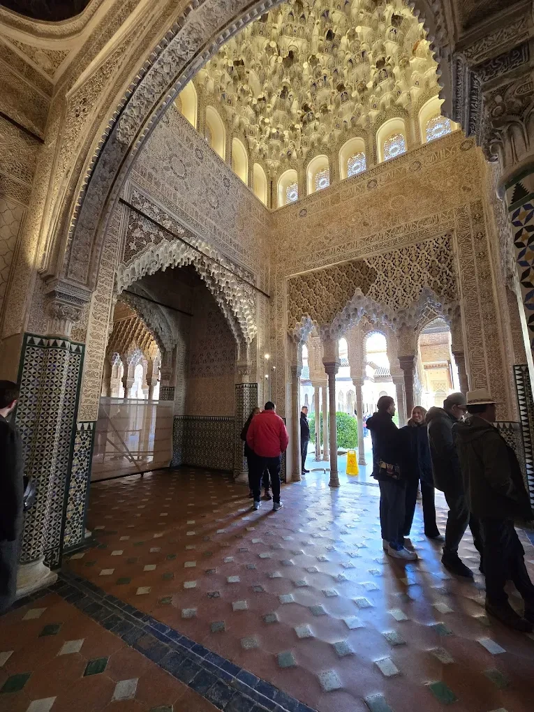 image about الحمراء: أيقونة الحضارة الإسلامية وروعة العمارة الأندلسية