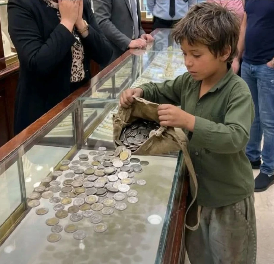 image about ماذا فعلت الطفل لارضاء امه