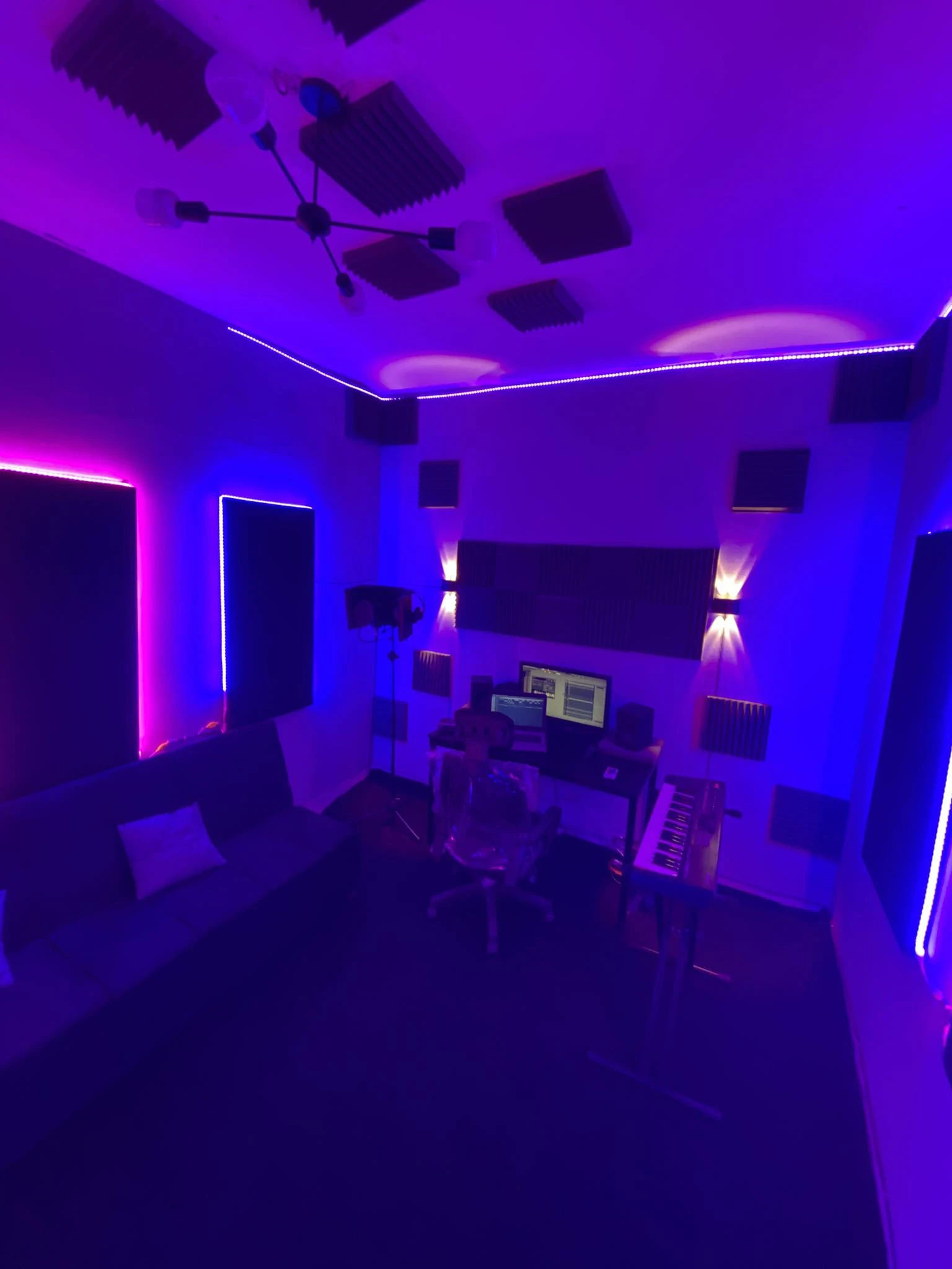 image about ازاي تبداء قناه يوتيوب وتجمع1000مشترك و4000ساعه؟