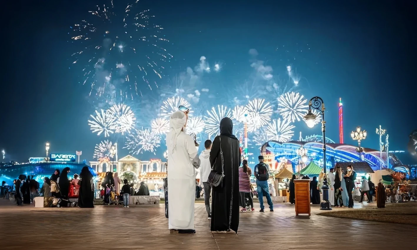 image about لا تفوت أي لحظة: لماذا يُعد دليل فعاليات Znaki.Fm ضرورياً للسكان العرب