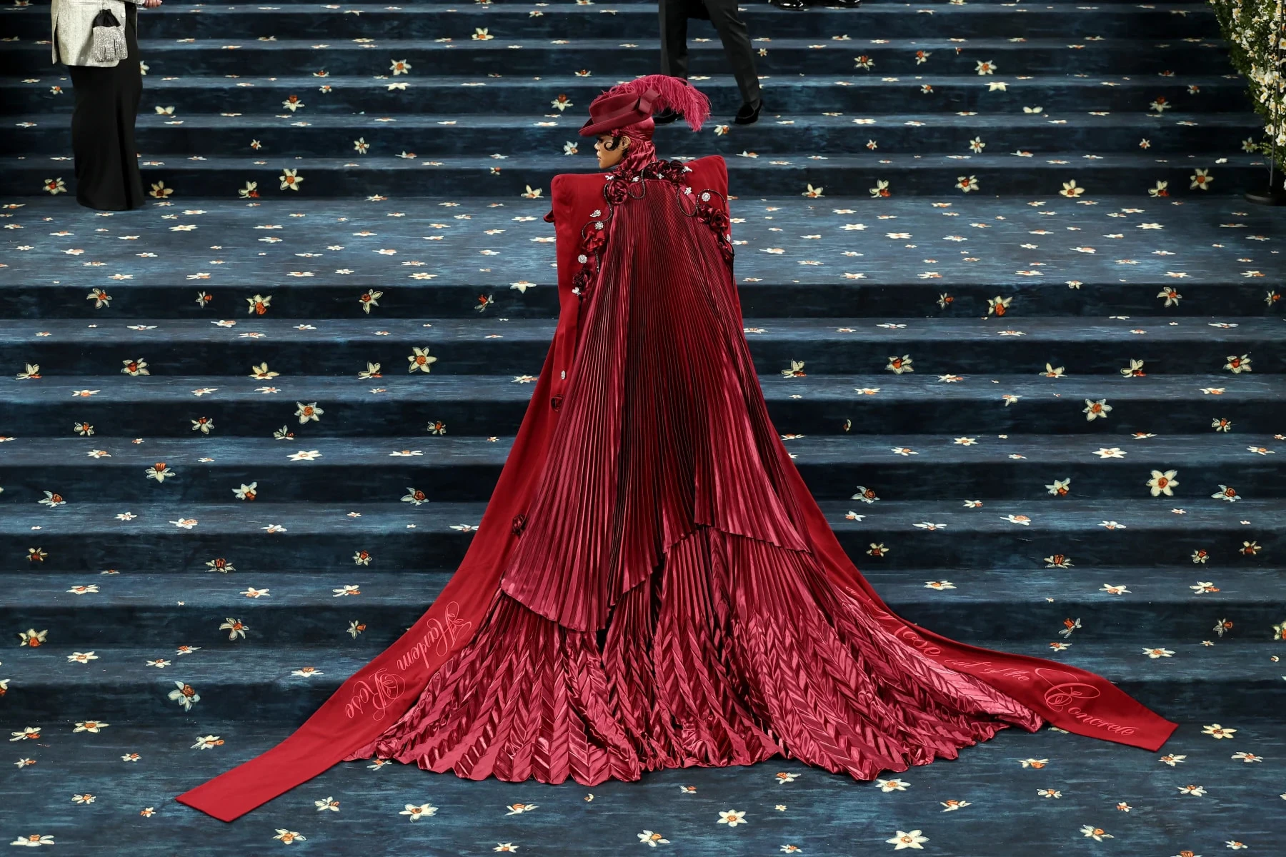 image about باقى من الزمن ثلاث أشهر لنستقبل الحفل السنوى لمعهد Metropolitan Art